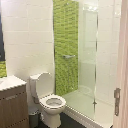 Spacious In - 175 M² - Private Balcony Lisbona