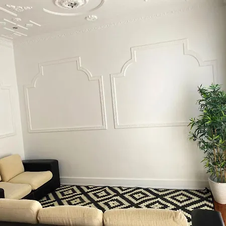 Spacious In - 175 M² - Private Balcony Appartamento