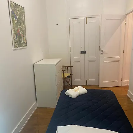 Lägenhet Spacious In - 175 M² - Private Balcony Lisboa