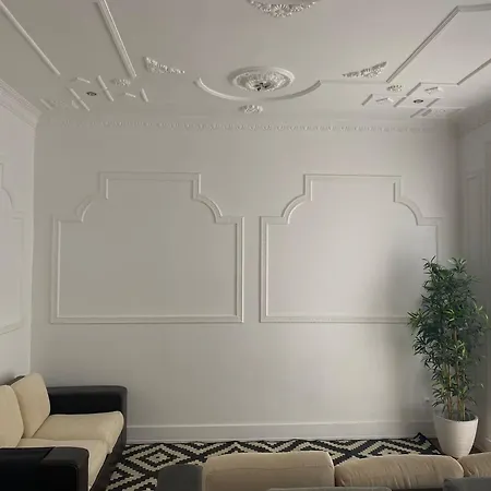Lägenhet Spacious In - 175 M² - Private Balcony Lisboa