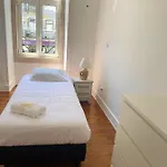Apartment Spacious In - 175 M² - Private Balcony Lisbon