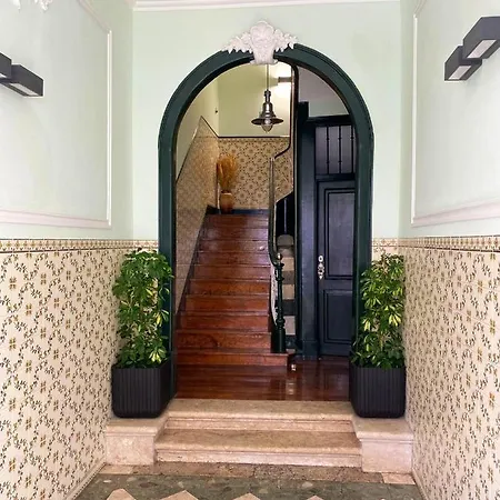 Spacious In - 175 M² - Private Balcony Лиссабон